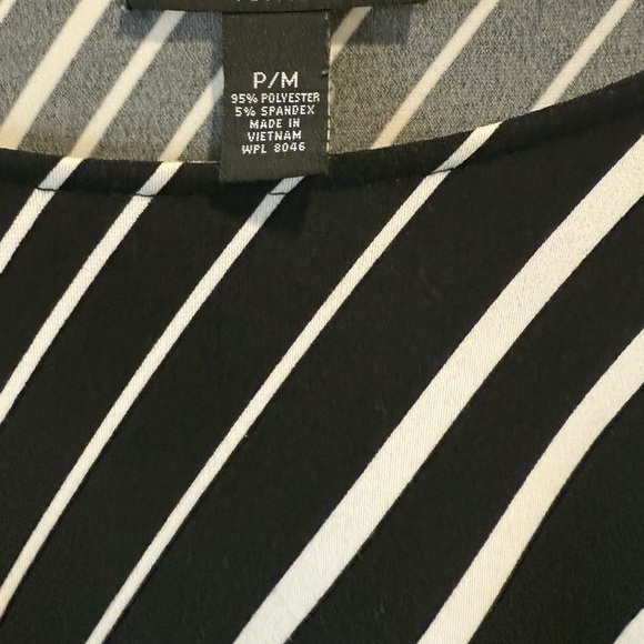 Alfani Petite Asymmetrical Black & White Top – Size P/M - Picture 2 of 4